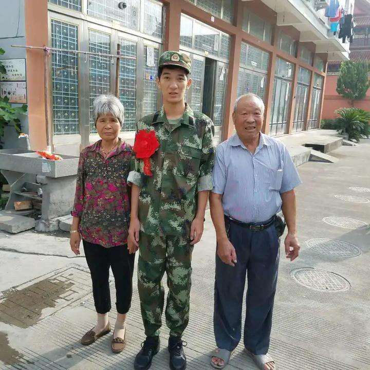 翁佳浩最新动态，探索前沿，引领时代潮流新趋势